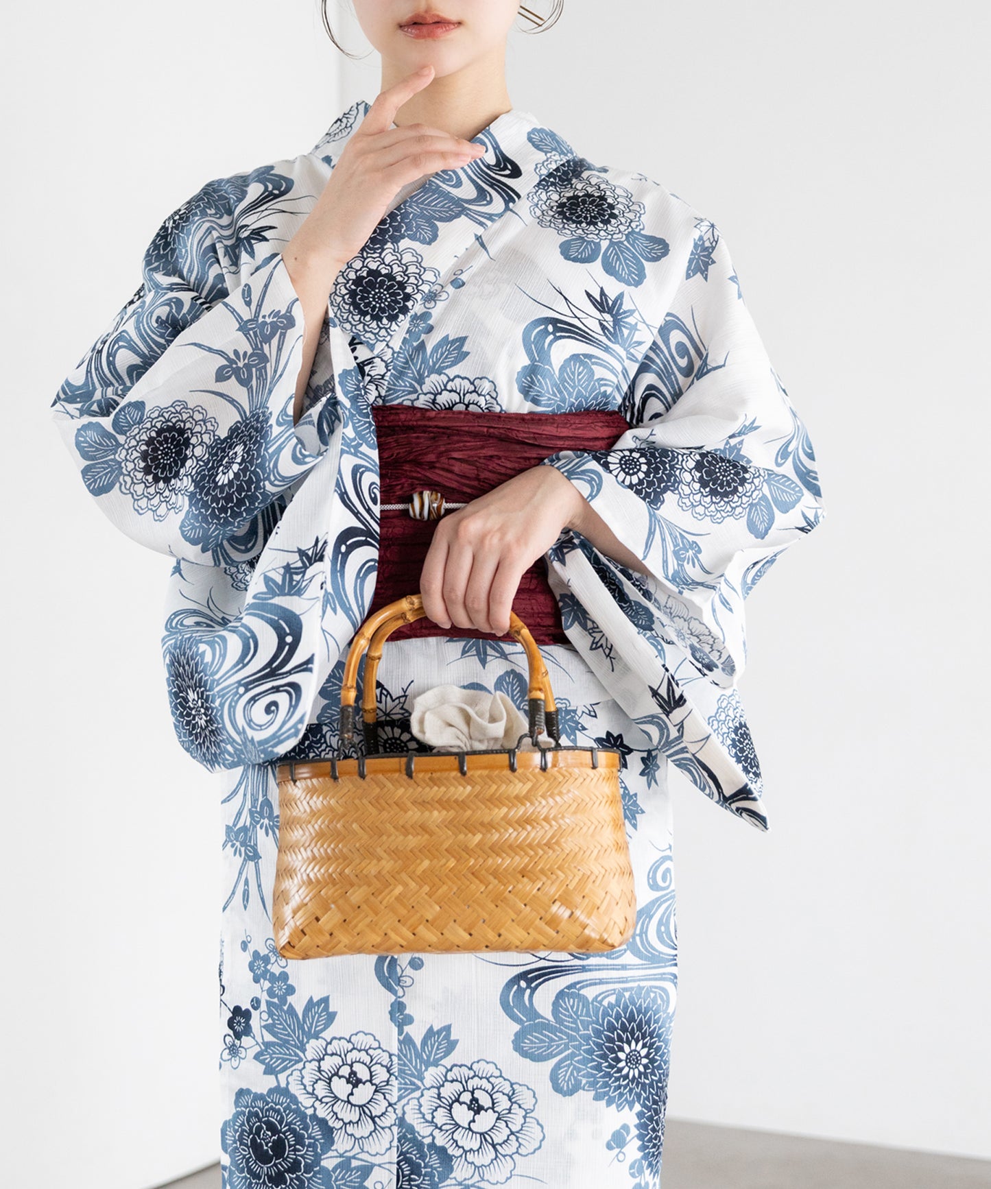 観世水の花散らし こだわり浴衣5点セット (浴衣/帯/下駄/腰紐/着付け冊子) 麻混 綿麻 楊柳生地