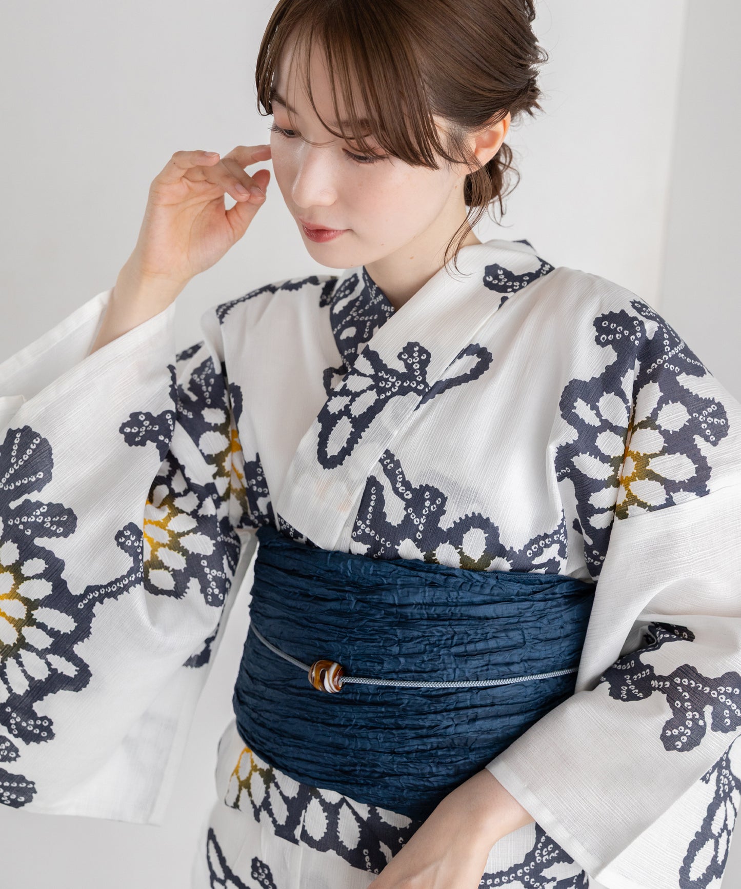 白菊の調べ こだわり浴衣5点セット (浴衣/帯/下駄/腰紐/着付け冊子) 麻混 綿麻 楊柳生地