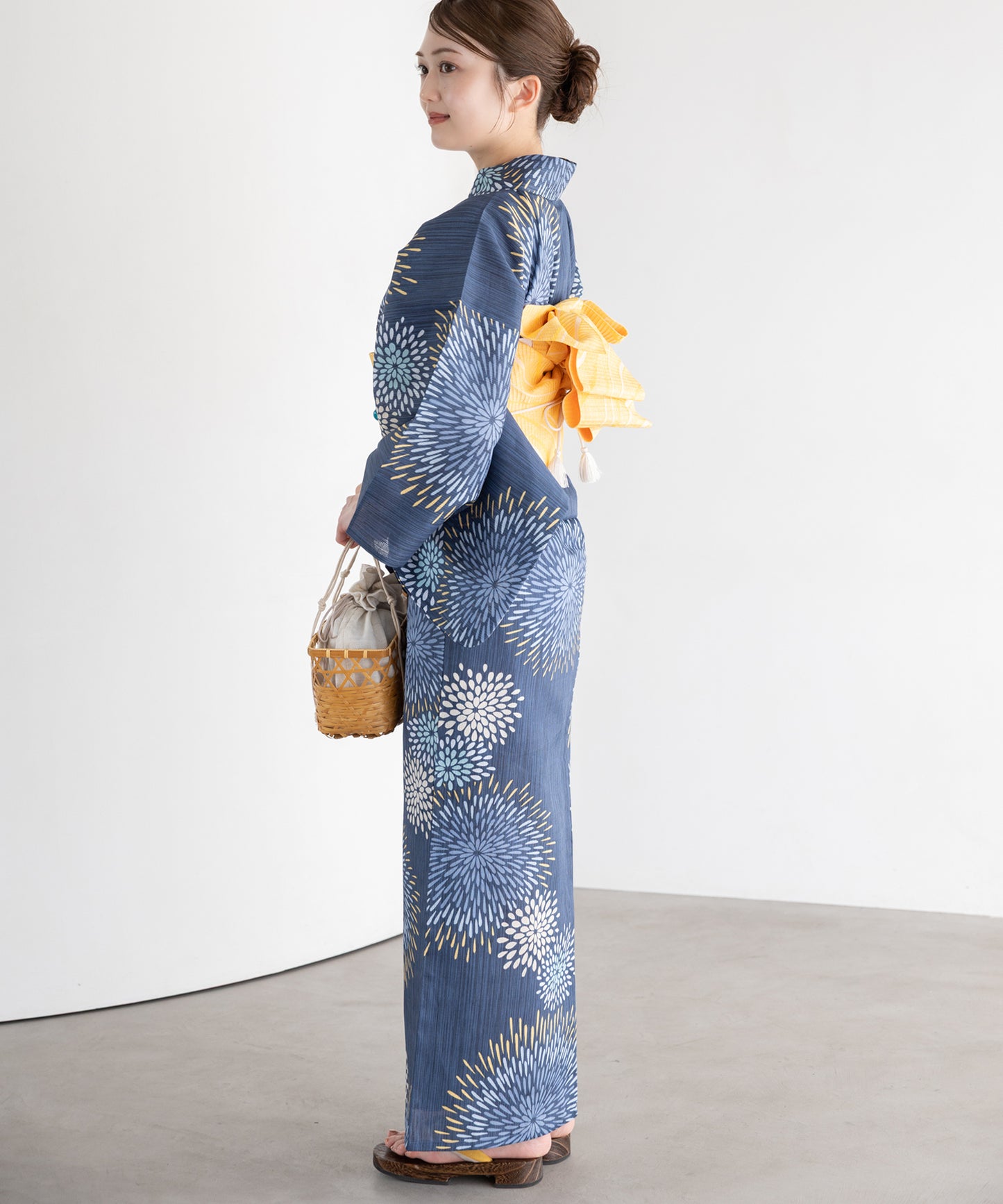 藍景の花火 こだわり浴衣5点セット (浴衣/帯/下駄/腰紐/着付け冊子) 麻混 綿麻 楊柳生地