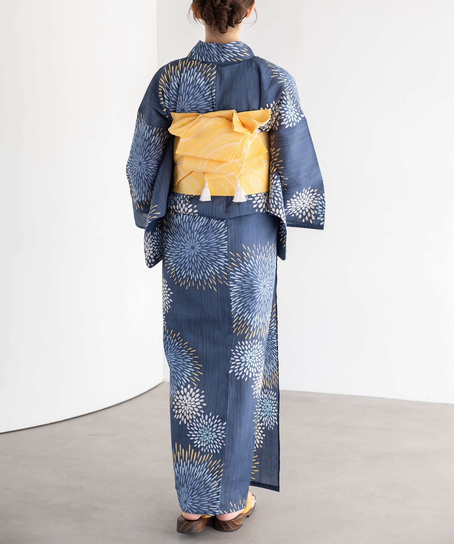 藍景の花火 こだわり浴衣5点セット (浴衣/帯/下駄/腰紐/着付け冊子) 麻混 綿麻 楊柳生地