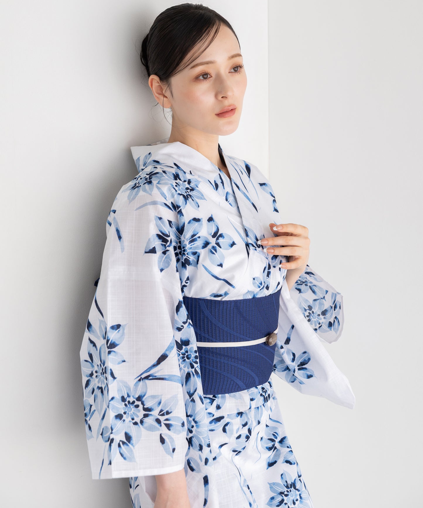 涼淡の藍花 こだわり浴衣5点セット (浴衣/帯/下駄/腰紐/着付け冊子) 変わり織生地