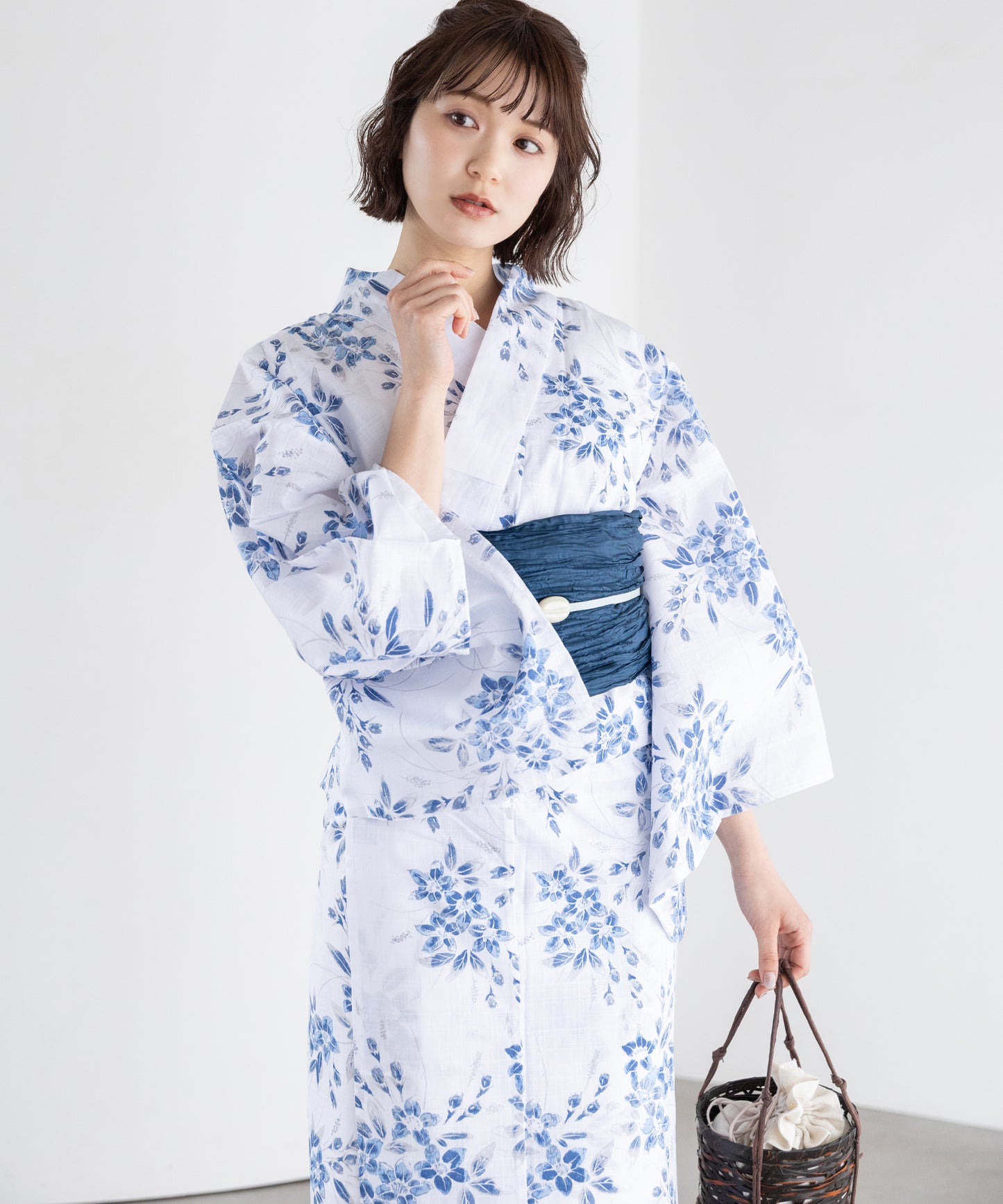 青花のしずく こだわり浴衣5点セット (浴衣/帯/下駄/腰紐/着付け冊子) 変わり織生地