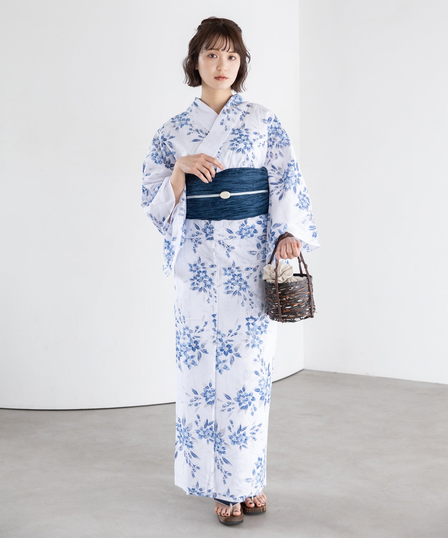 青花のしずく こだわり浴衣5点セット (浴衣/帯/下駄/腰紐/着付け冊子) 変わり織生地