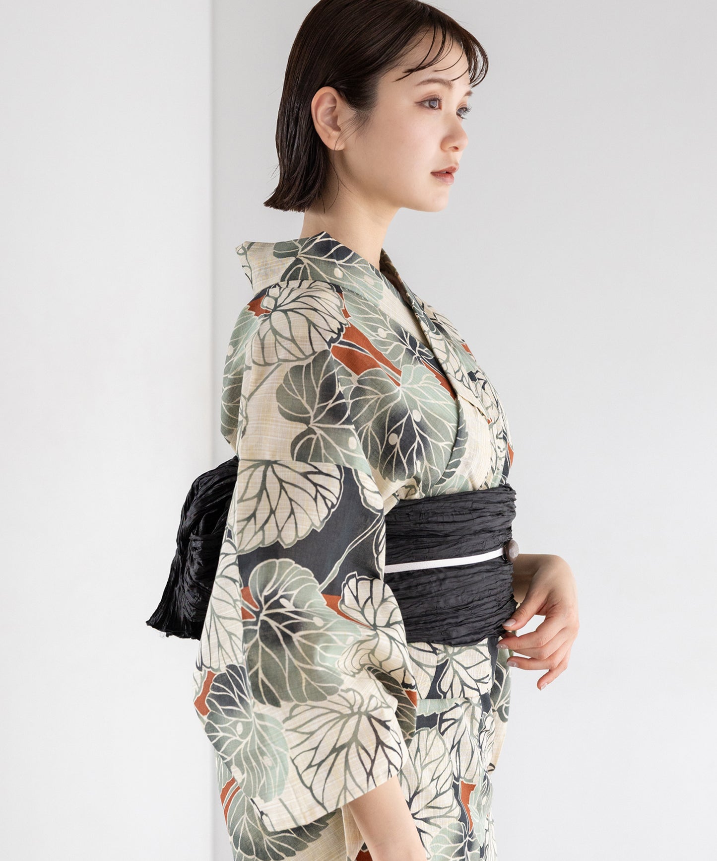 弁柄に夏の葉 こだわり浴衣5点セット (浴衣/帯/下駄/腰紐/着付け冊子) 麻混 綿麻