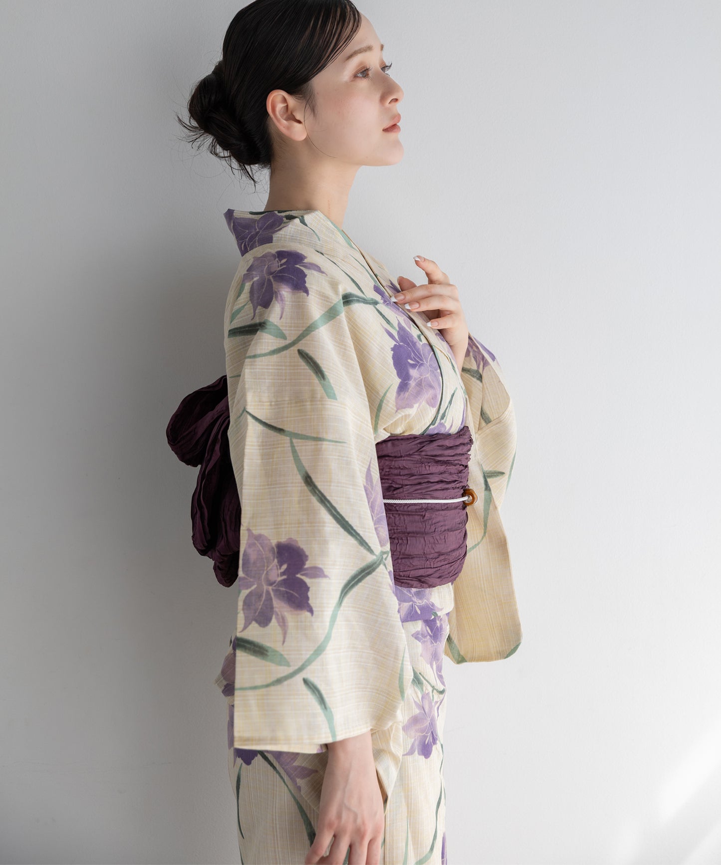 花菖蒲の余韻 こだわり浴衣5点セット (浴衣/帯/下駄/腰紐/着付け冊子) 麻混