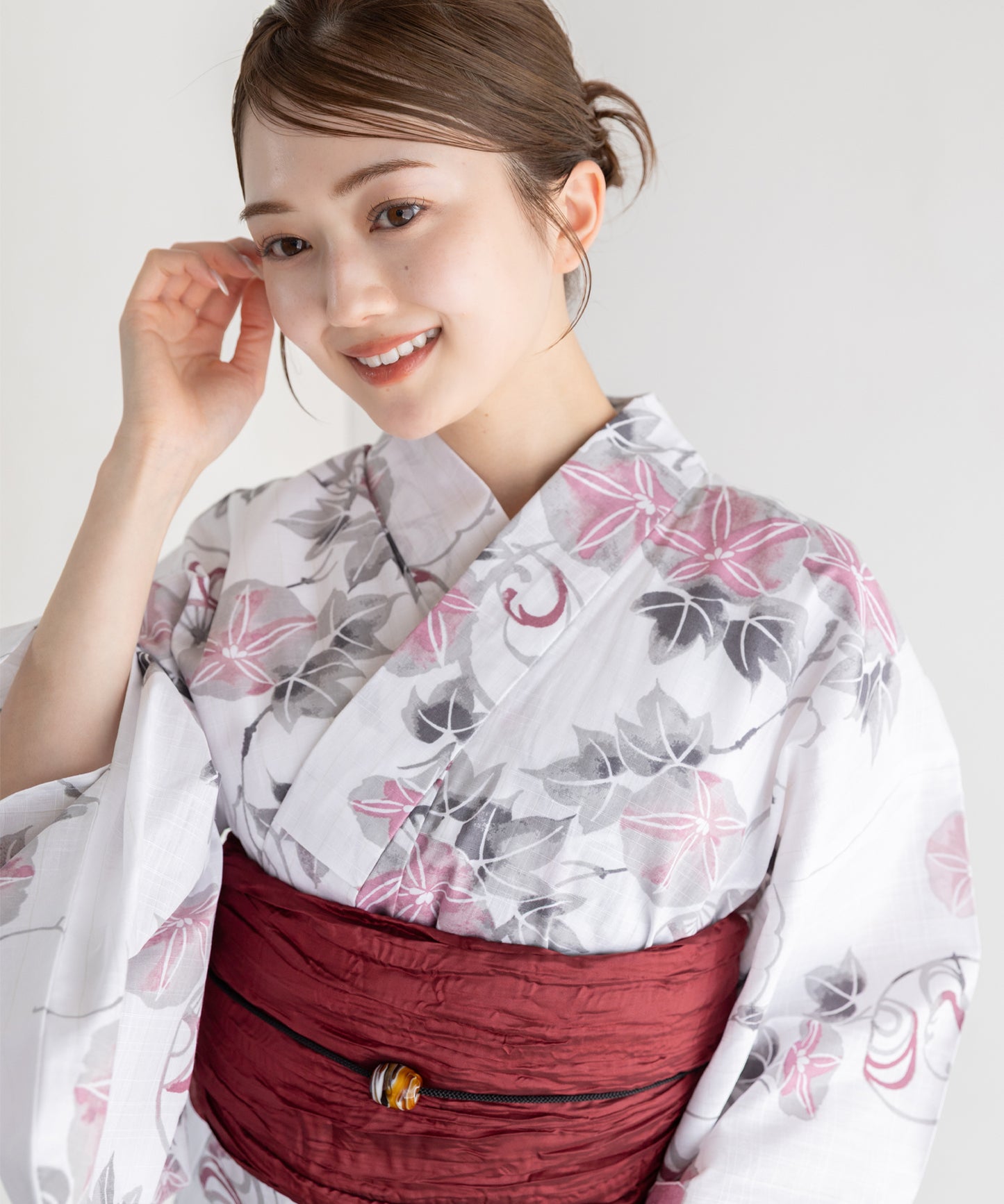 薄桜色の朝顔と団扇 こだわり浴衣5点セット (浴衣/帯/下駄/腰紐/着付け冊子) 変わり織生地