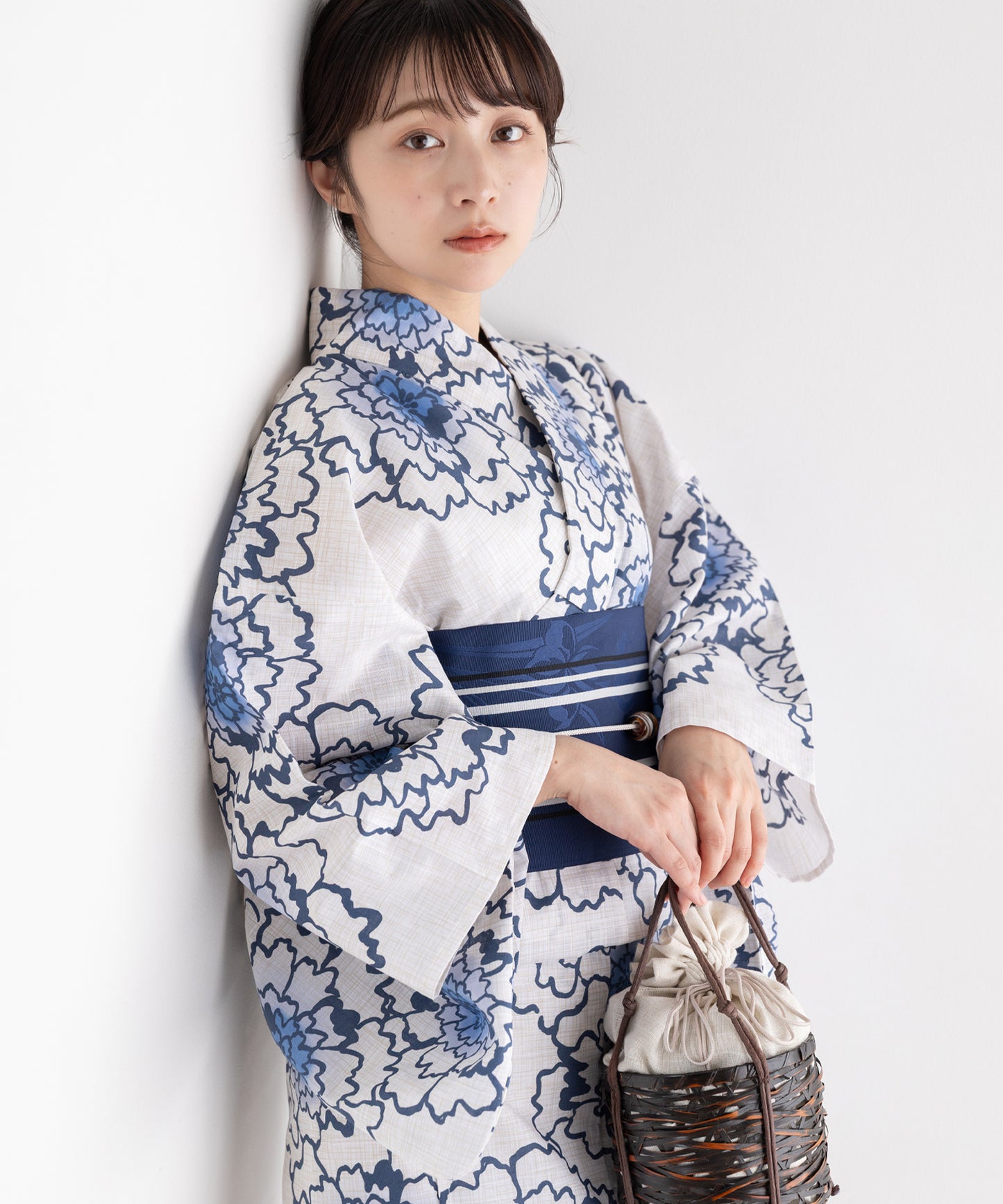 清藍の花重ね こだわり浴衣5点セット (浴衣/帯/下駄/腰紐/着付け冊子) 変わり織生地