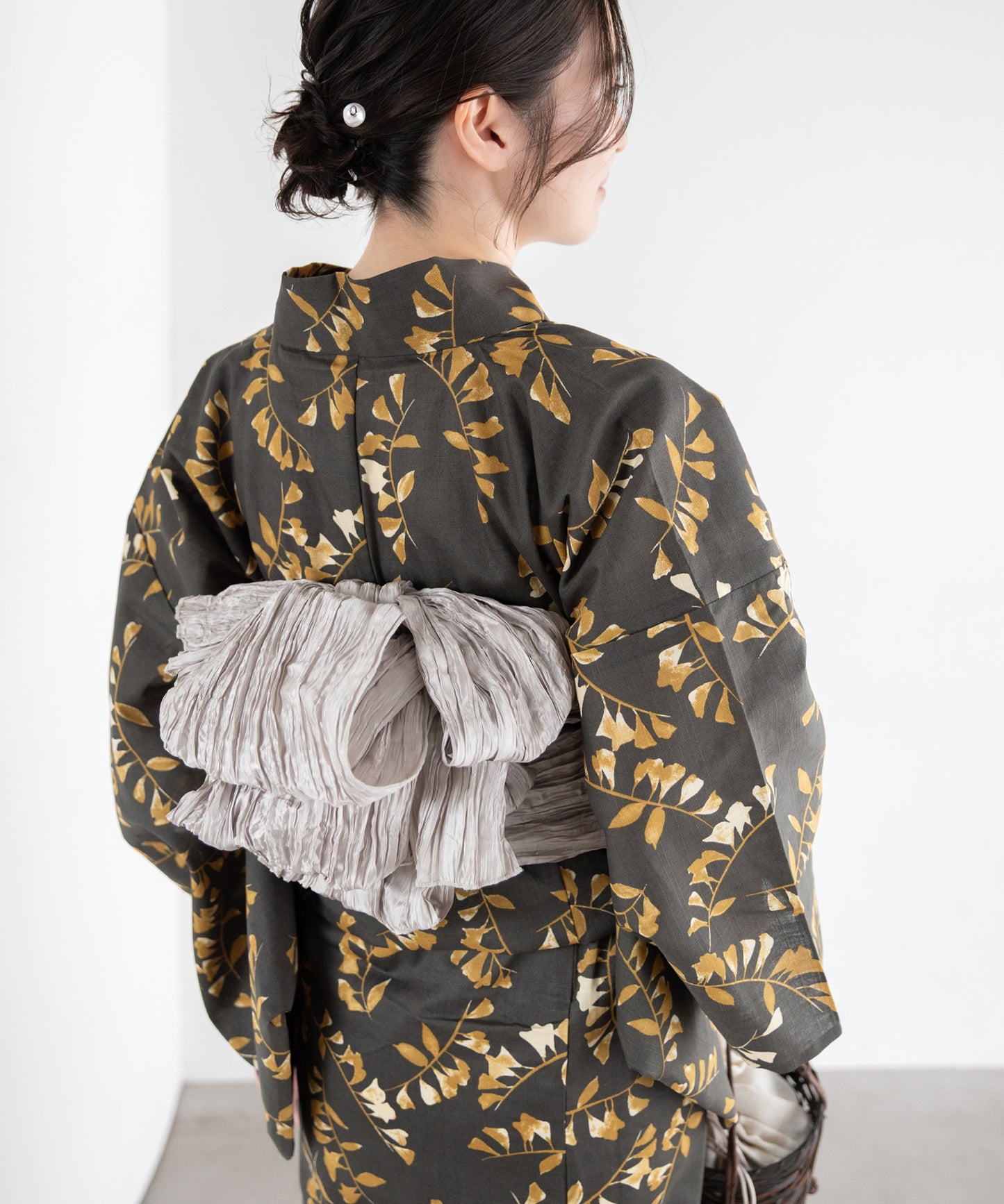 濃灰に小葉 こだわり浴衣5点セット (浴衣/帯/下駄/腰紐/着付け冊子) 変わり織生地