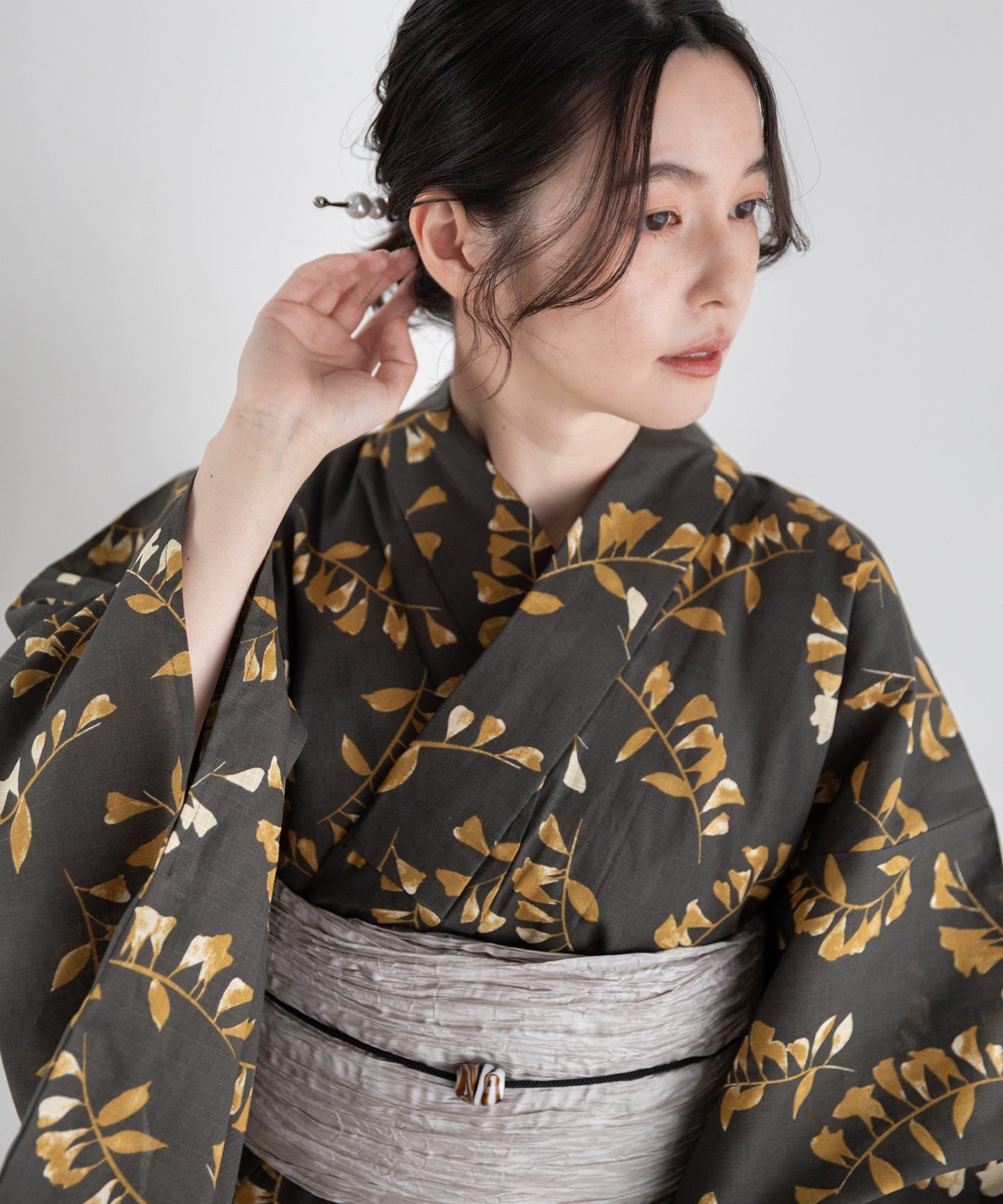 濃灰に小葉 こだわり浴衣5点セット (浴衣/帯/下駄/腰紐/着付け冊子) 変わり織生地