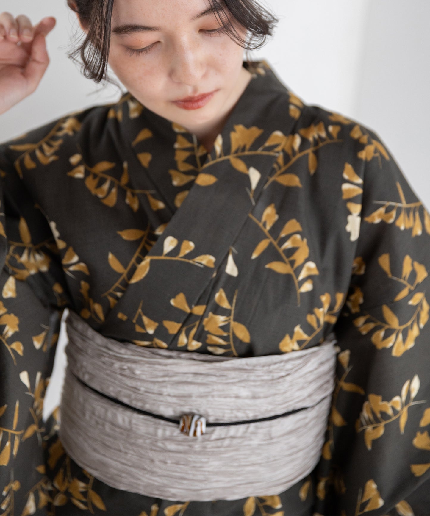 濃灰に小葉 こだわり浴衣5点セット (浴衣/帯/下駄/腰紐/着付け冊子) 変わり織生地