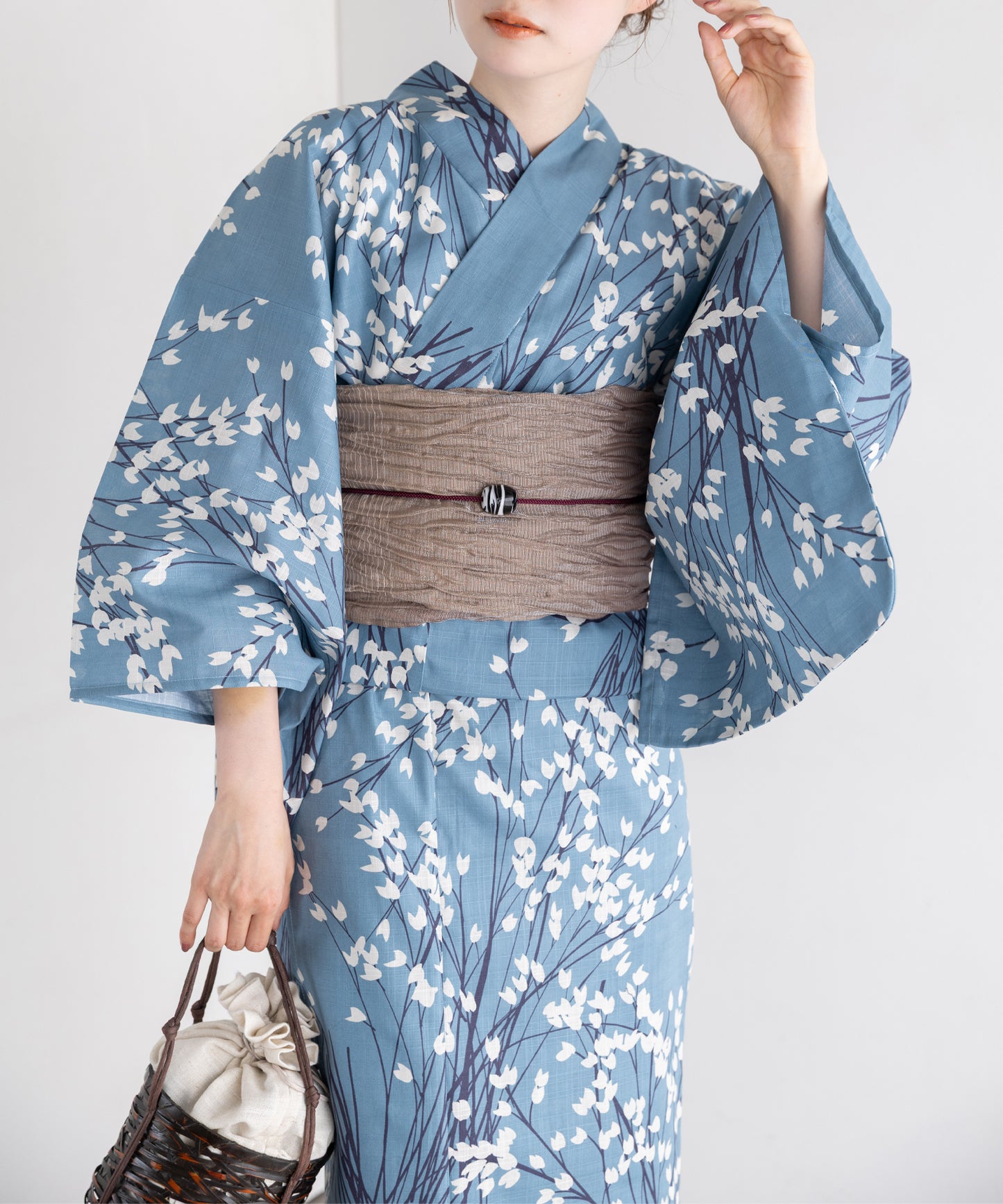白小花の涼景 こだわり浴衣5点セット (浴衣/帯/下駄/腰紐/着付け冊子) 変わり織生地
