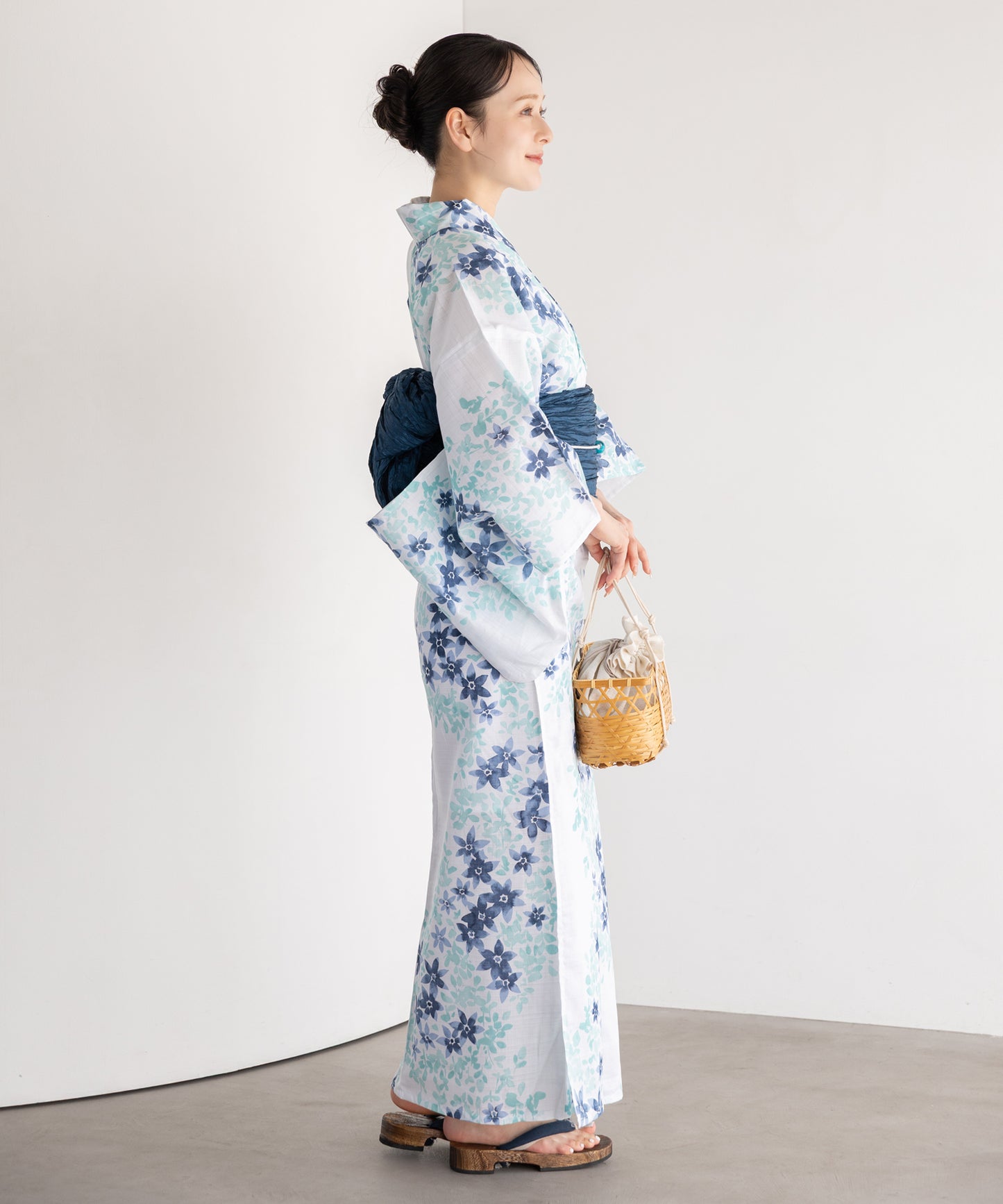 淡青花景 こだわり浴衣5点セット (浴衣/帯/下駄/腰紐/着付け冊子) 変わり織生地