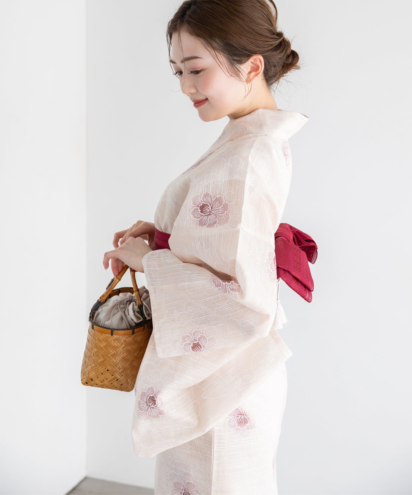 薄桜色に牡丹 こだわり浴衣5点セット (浴衣/帯/下駄/腰紐/着付け冊子)