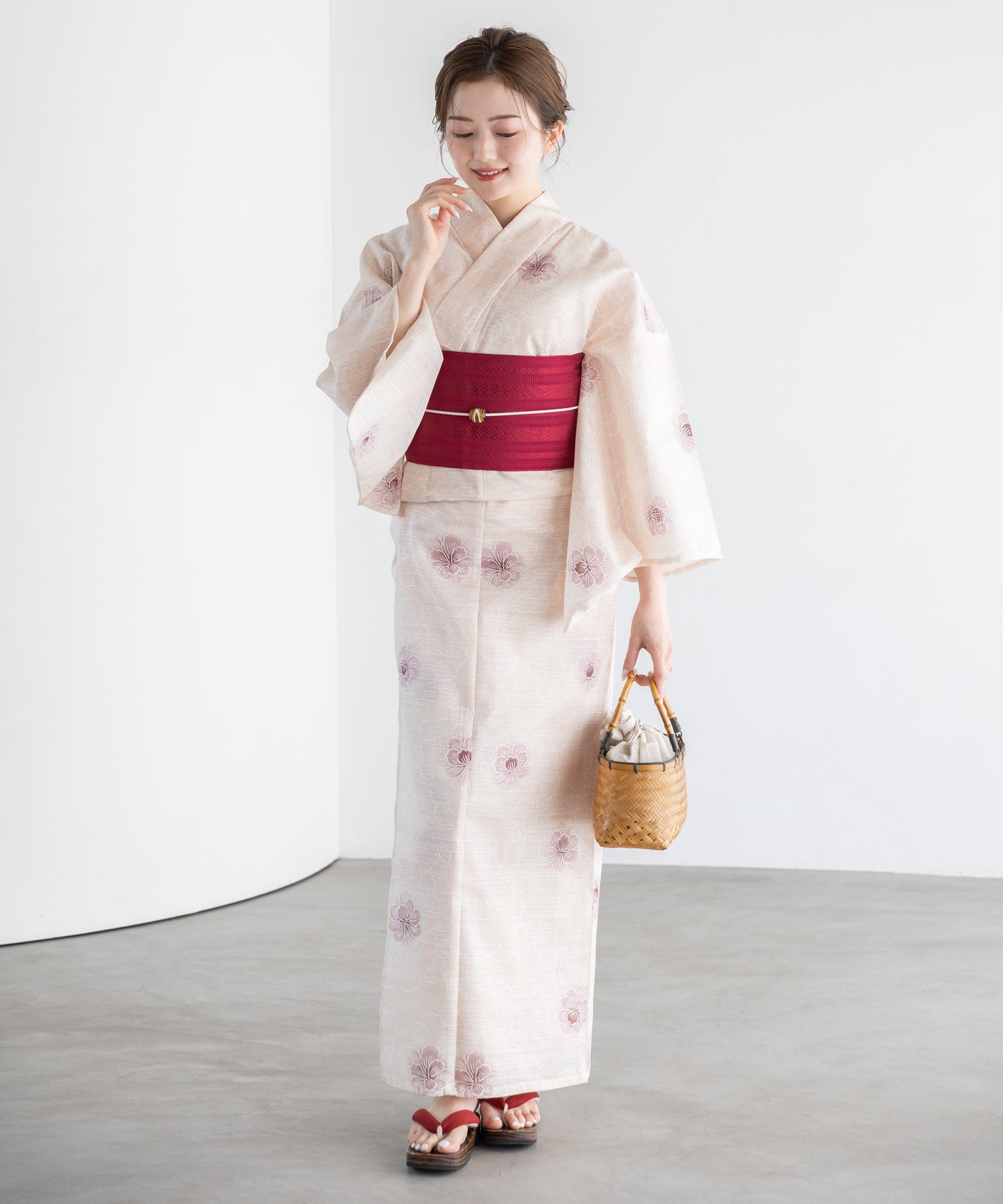 薄桜色に牡丹 こだわり浴衣5点セット (浴衣/帯/下駄/腰紐/着付け冊子)