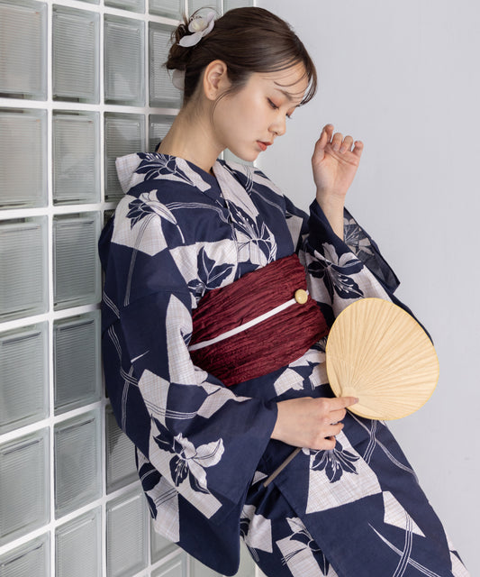 こだわり浴衣5点セット (浴衣/帯/下駄/腰紐/着付け冊子) 変わり織生地 ネイビー 紺 百合 ゆり