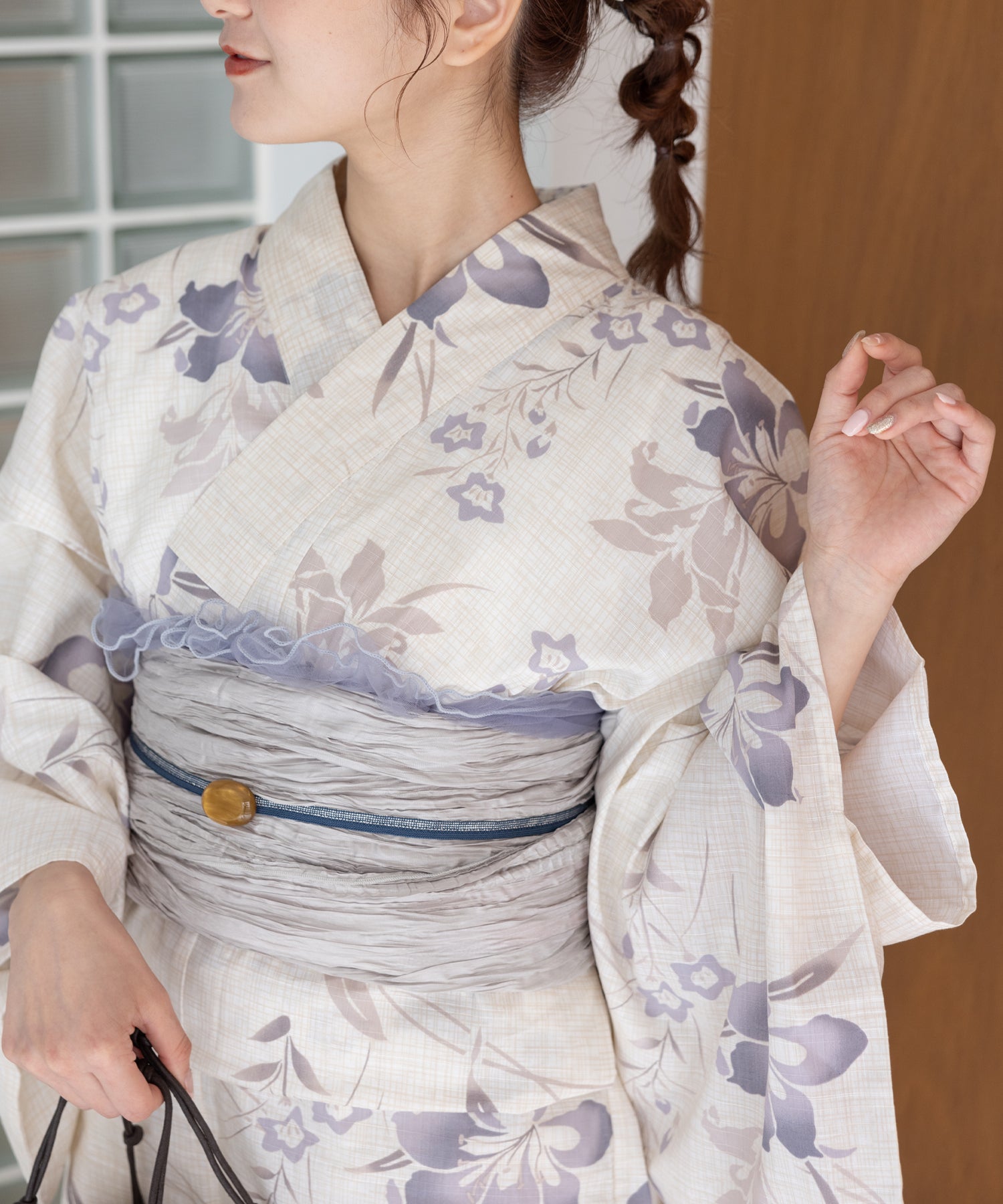 こだわり浴衣5点セット (浴衣/帯/下駄/腰紐/着付け冊子) 変わり織生地 ホワイト系 ライトグレー 百合 桔梗