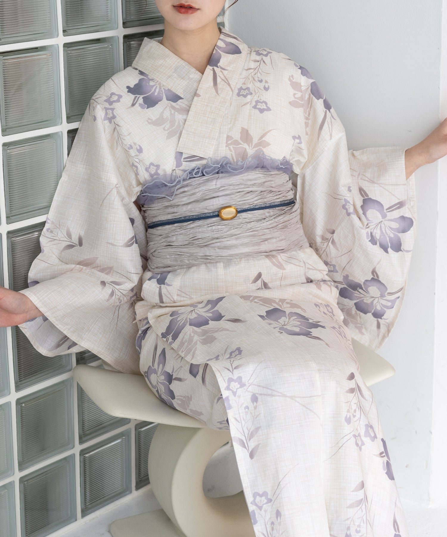 こだわり浴衣5点セット (浴衣/帯/下駄/腰紐/着付け冊子) 変わり織生地 ホワイト系 ライトグレー 百合 桔梗
