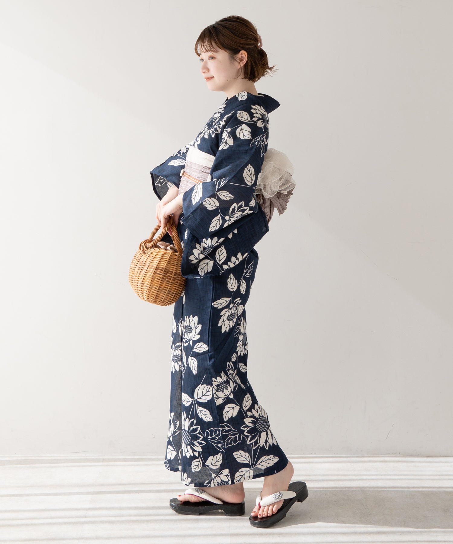 こだわり 浴衣 5点セット (浴衣/帯/下駄/腰紐/着付け冊子) ※レース兵児帯は別売り 麻混 綿麻 ネイビー ひまわり