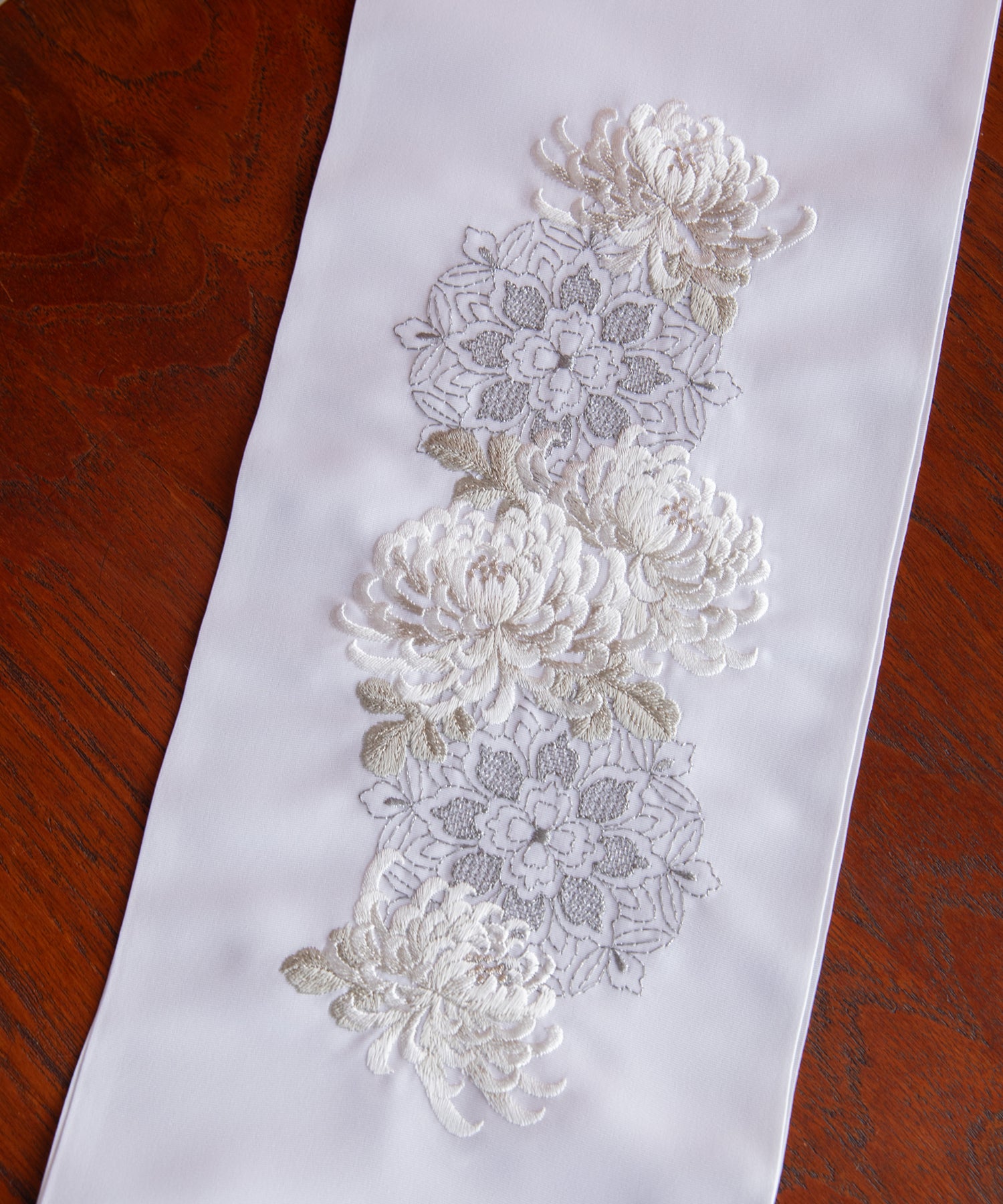 半衿 -華紋乱菊-