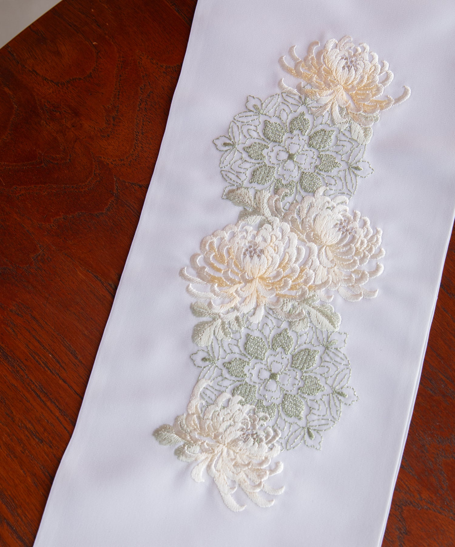 半衿 -華紋乱菊-