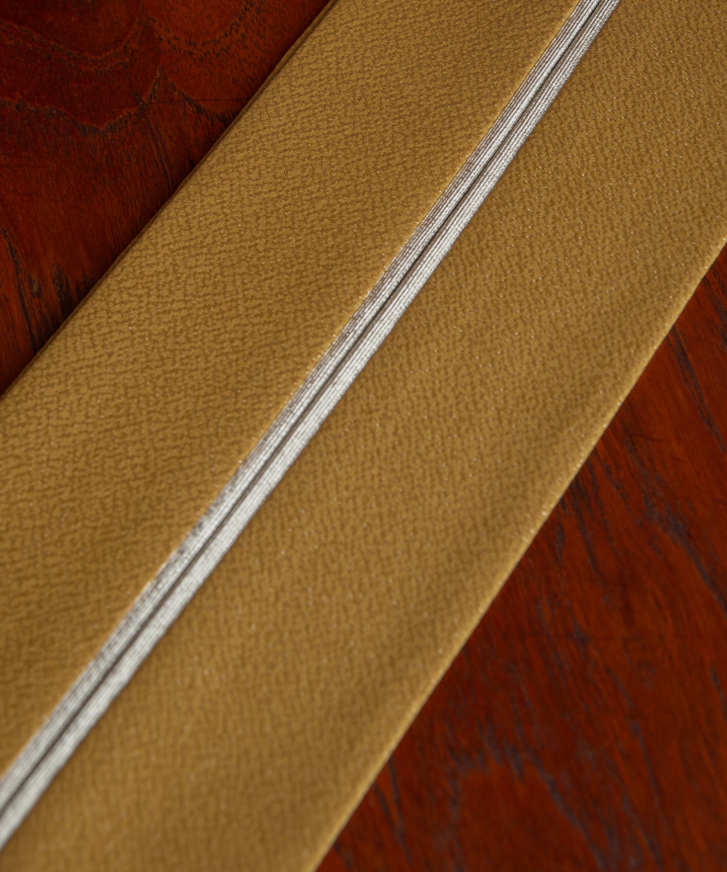 重ね衿ラメ入り