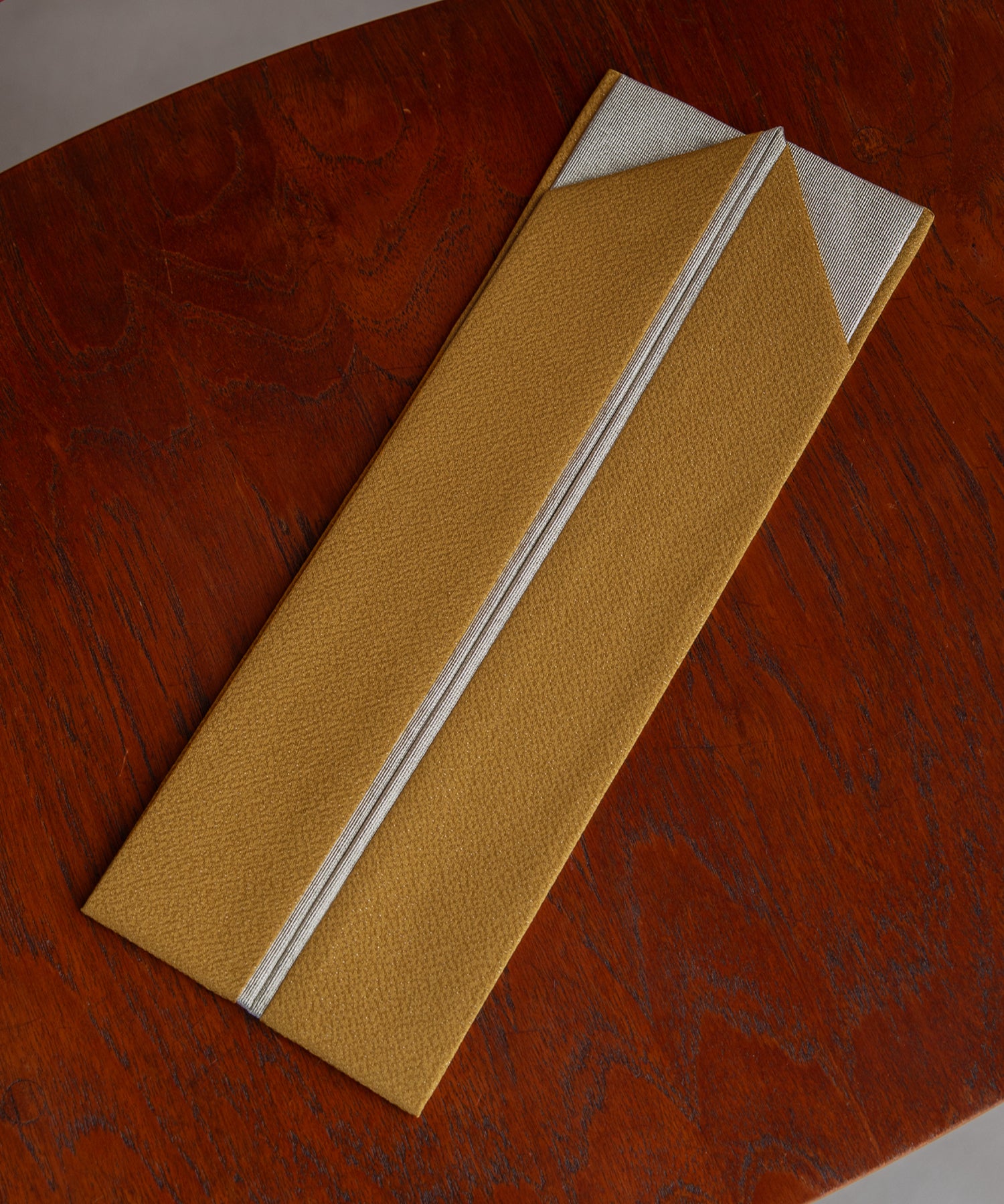 重ね衿ラメ入り