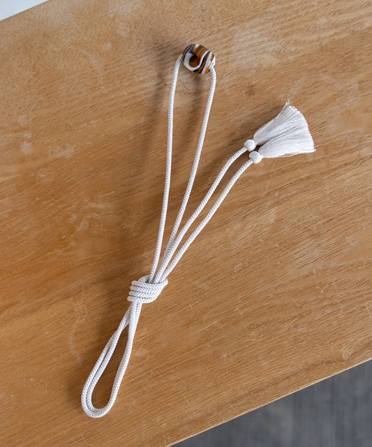 帯飾り -とんぼ玉と紐-